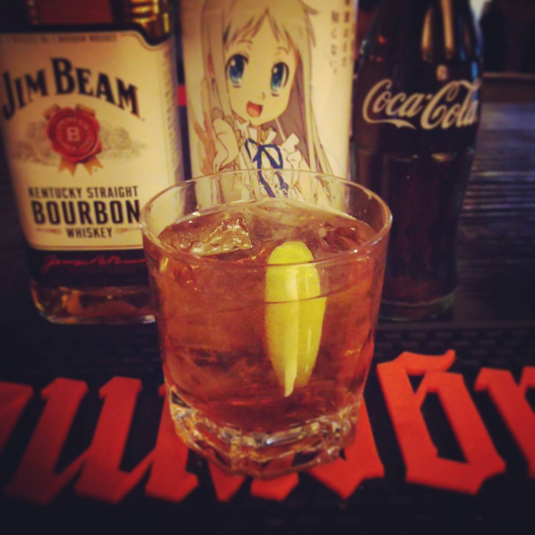 週末のアニメイベント用オリジナルカクテル、アニメエキスポ。ジムとメンマがコーラで邂逅。 #otakubar #cocktails #animeexpo