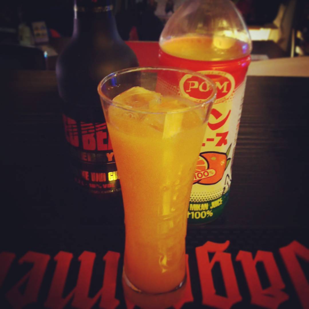 エナジー・オレンジ。お酒じゃないみたい。 #otakubar #cocktails