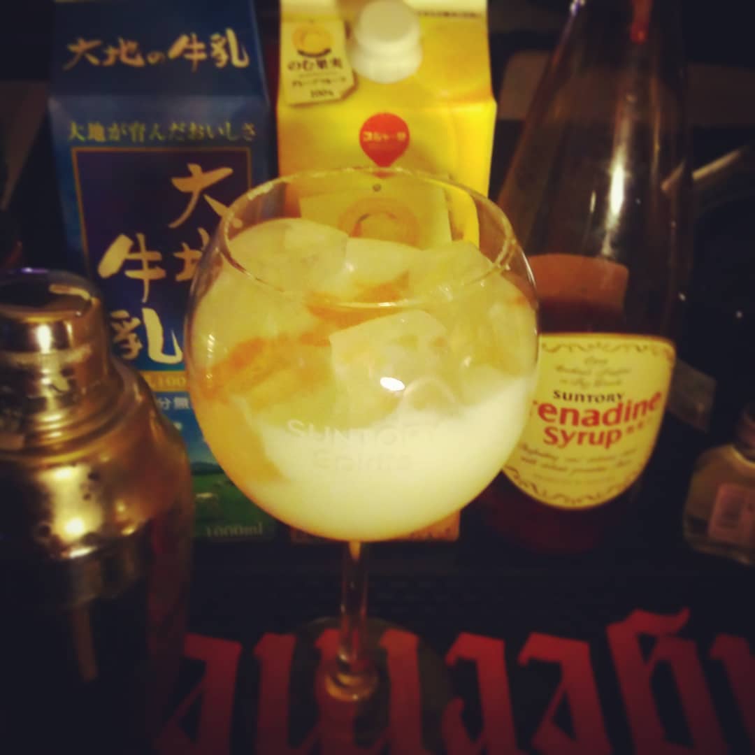 今週末の #プリンス録音術 #イベント 用オリジナル #カクテル 、 #SometimesItSnowsInApril 。 #スノースタイル の #ノンアルコール です。 #オタクバー