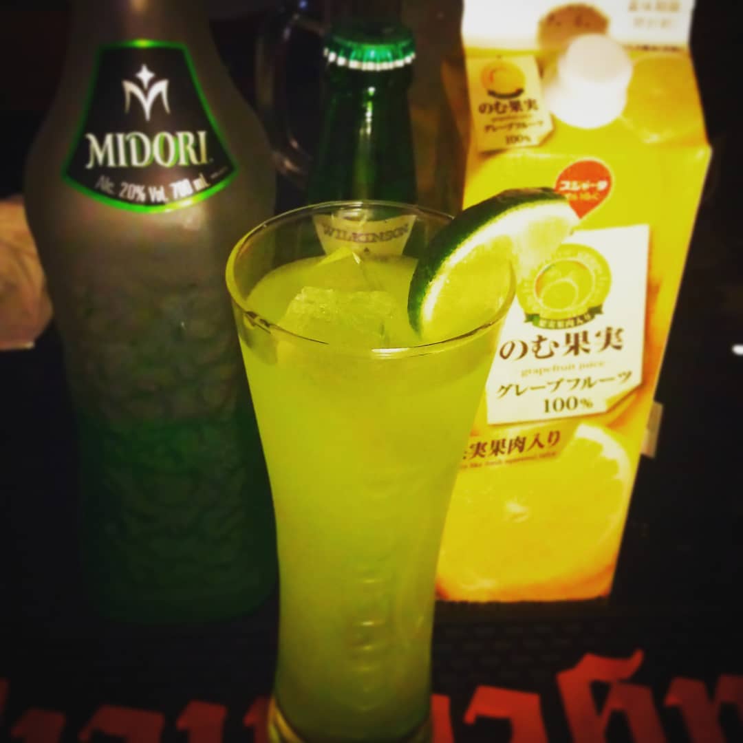 今週末の #プリンス録音術 #イベント 用オリジナル #カクテル 、 #Uptown 。都会的に。 #オタクバー