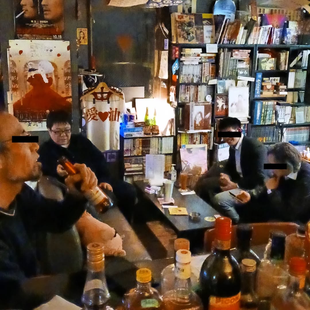 オーブンから常連さんひっきりなし!本