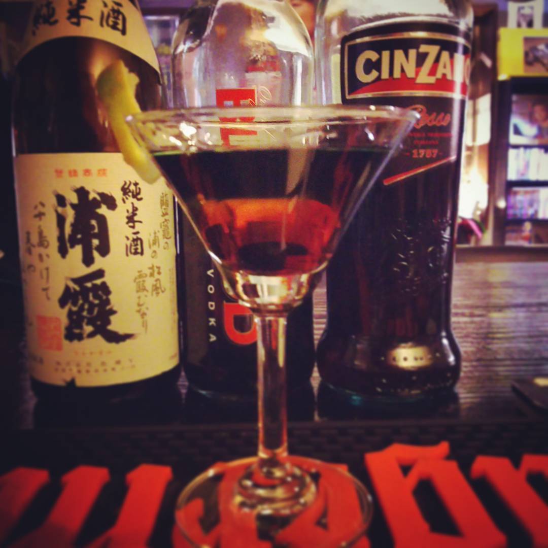 明後日のサブカルナイト用オリジナルカクテル、チバ・シゲル。プース・カフェです。 #otakubar #cocktails