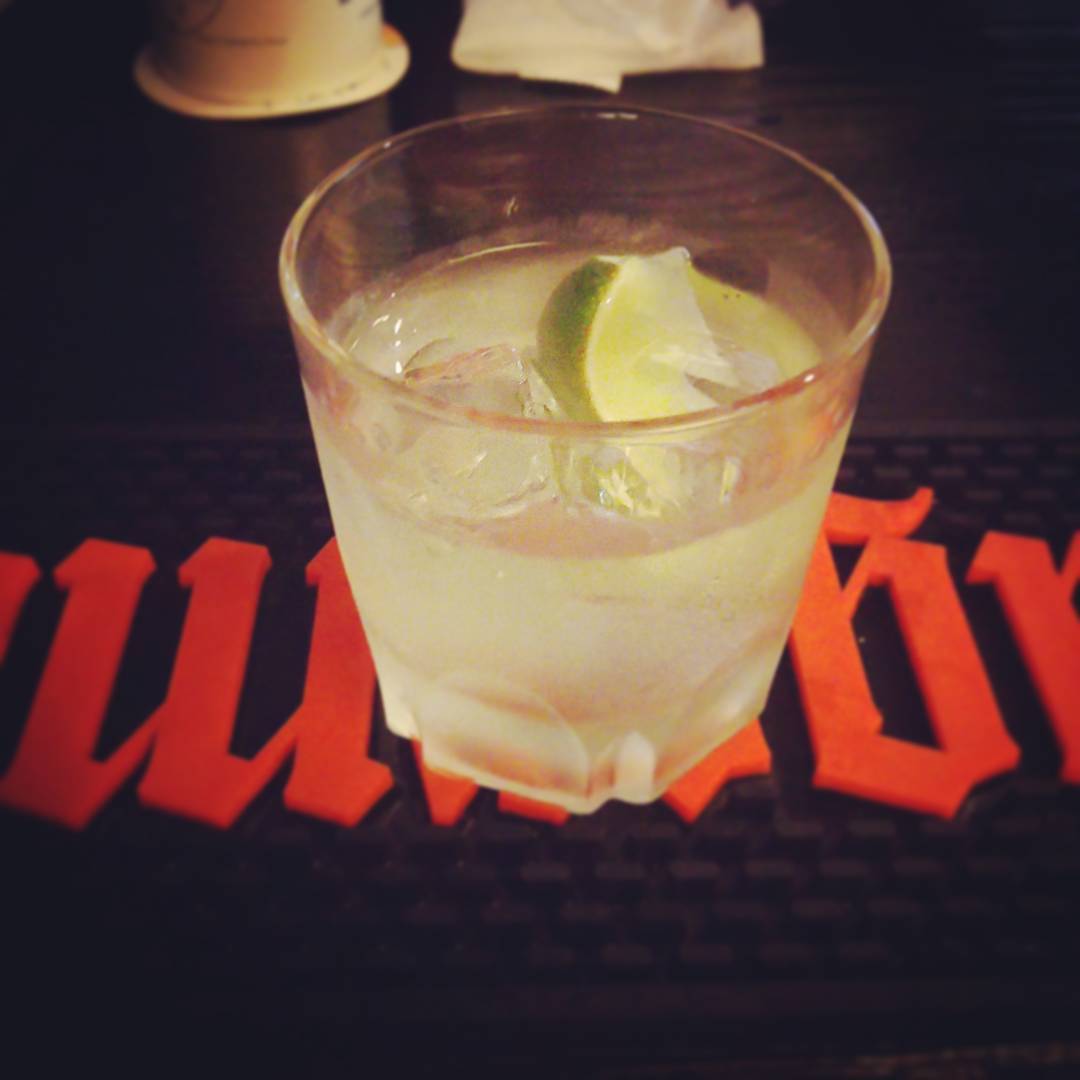 ジンライム。 #otakubar #cocktails