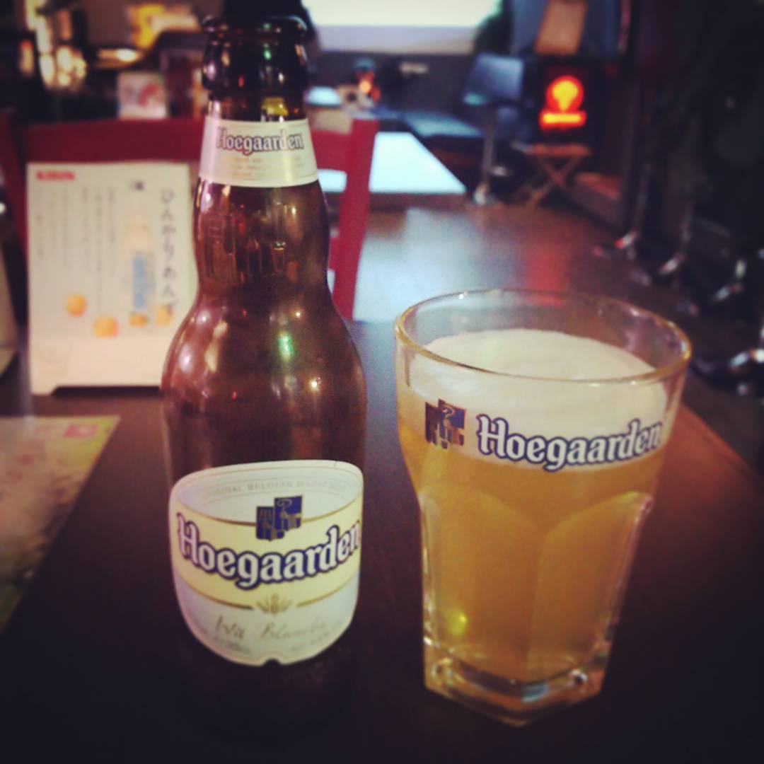 ベルギービールのヒューガルデン ホワイト。女性に人気です♪ #otakubar #beer #hoegaarden