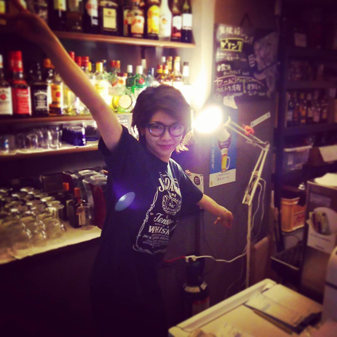 本日、美人バーテンダー(自称)さっち出勤です！﻿ #otakubar #bartender