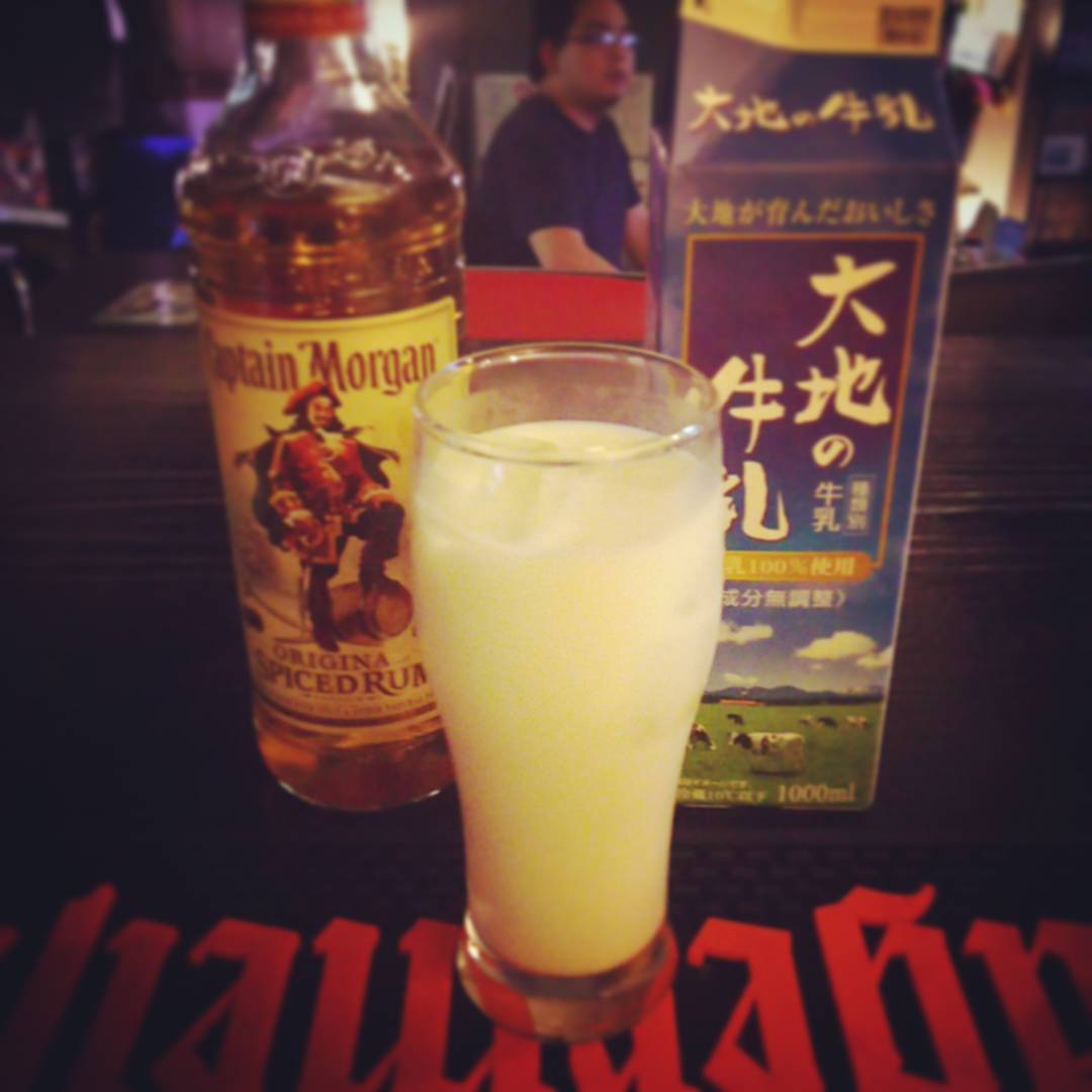 ラムミルク。キャプテンモルガンが香りよくお勧めです。 #otakubar #cocktails