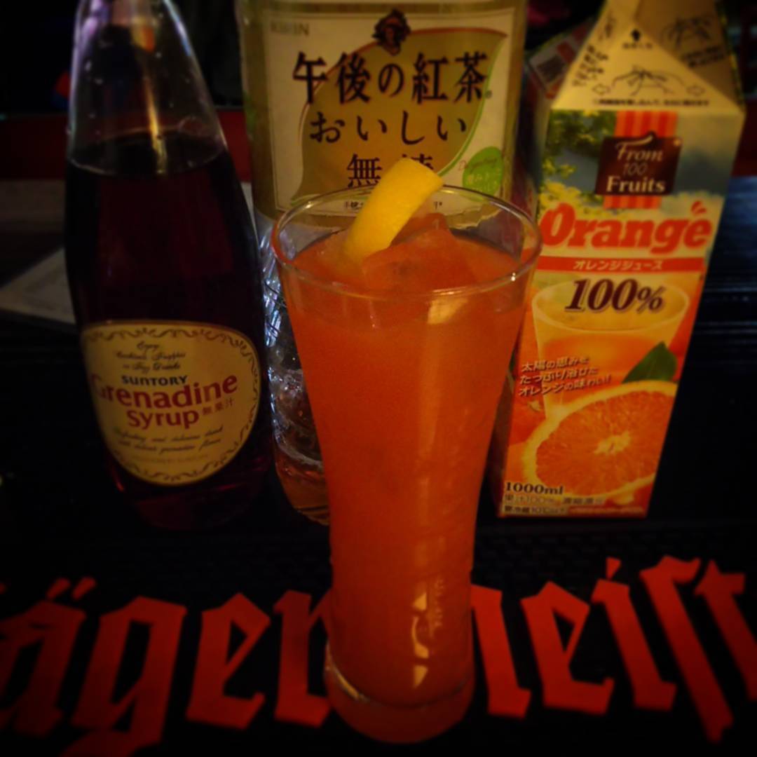 週末のイベント用オリジナルカクテル、紅石。ノンアルです。 #otakubar #cocktails #jojosbizarreadventure