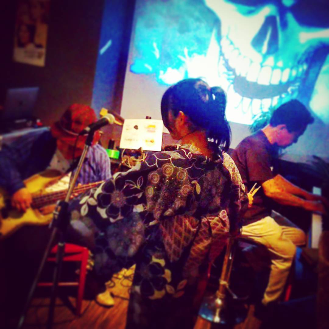 yoshimiさんwith cap. & トリビー井上、リハです。 #otakubar #livemusic