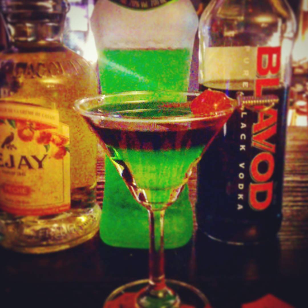 来週末のSF落語イベント用オリジナルカクテル、紙芝居師。桃太郎なプース♪ #otakubar #cocktail