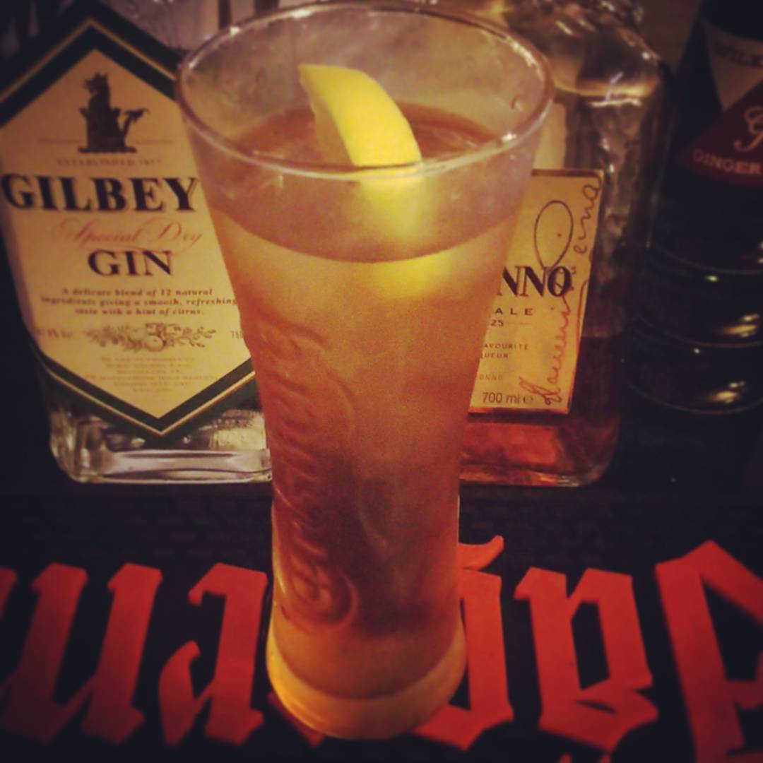 来週末のオタクイベント用オリジナルカクテル、アニメプロデューサー。アマレットとジンジャーが合う! #otakubar #cocktail