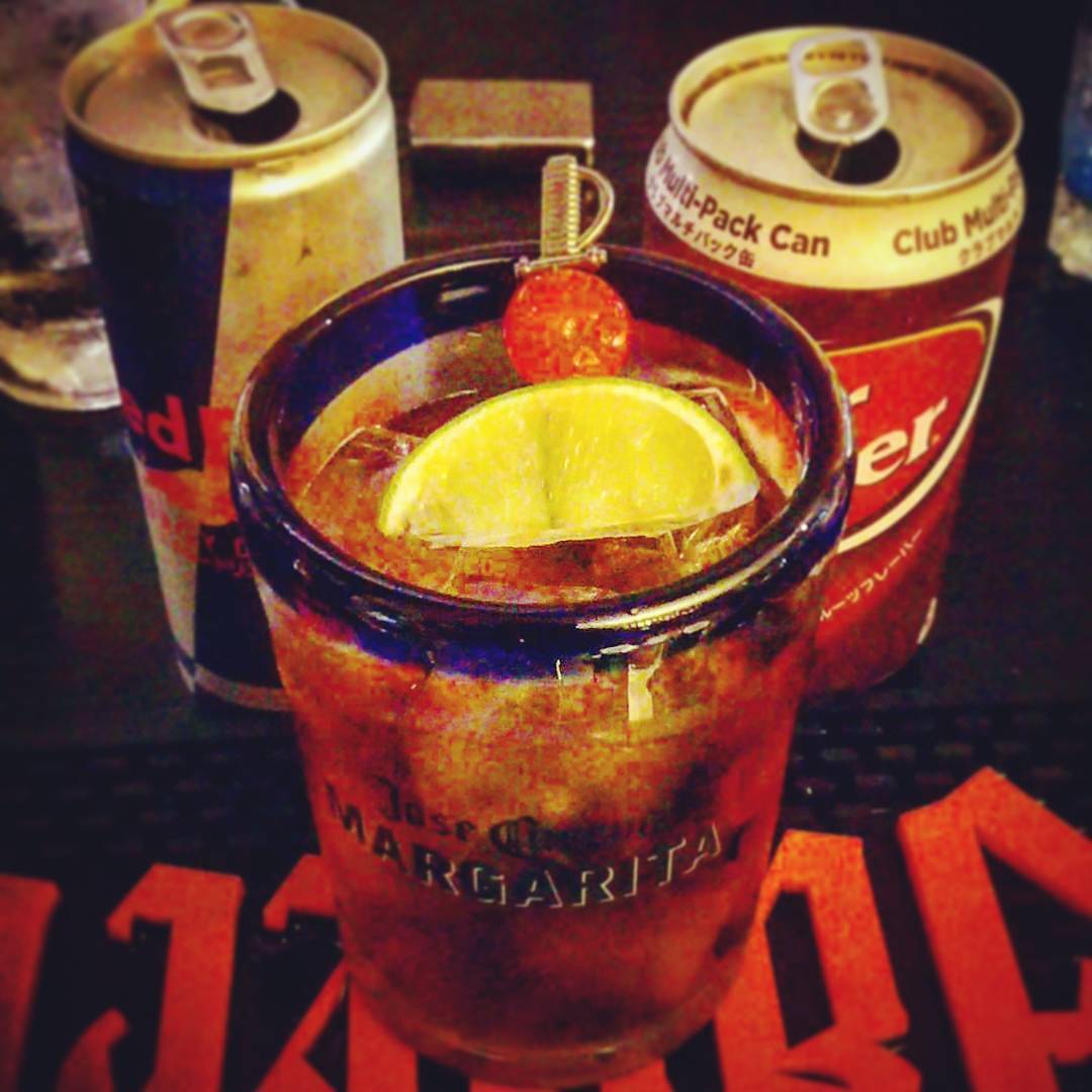 来週末ののオタクイベント用オリジナルカクテル、制作進行。ノンアルです。 #otakubar #cocktail