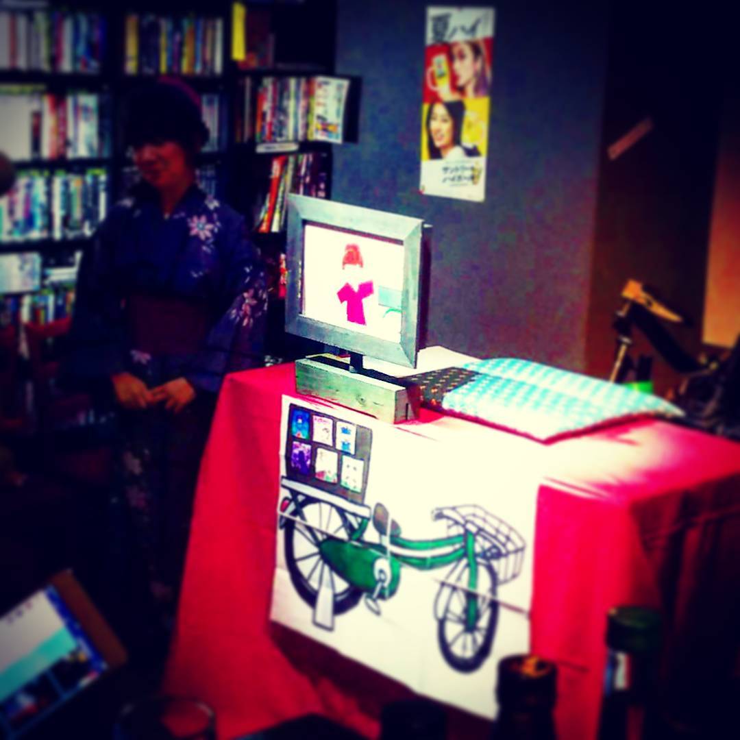 オトナの紙芝居 さるびあ亭かーこさん、怪演! #otakubar #kamishibai #紙芝居