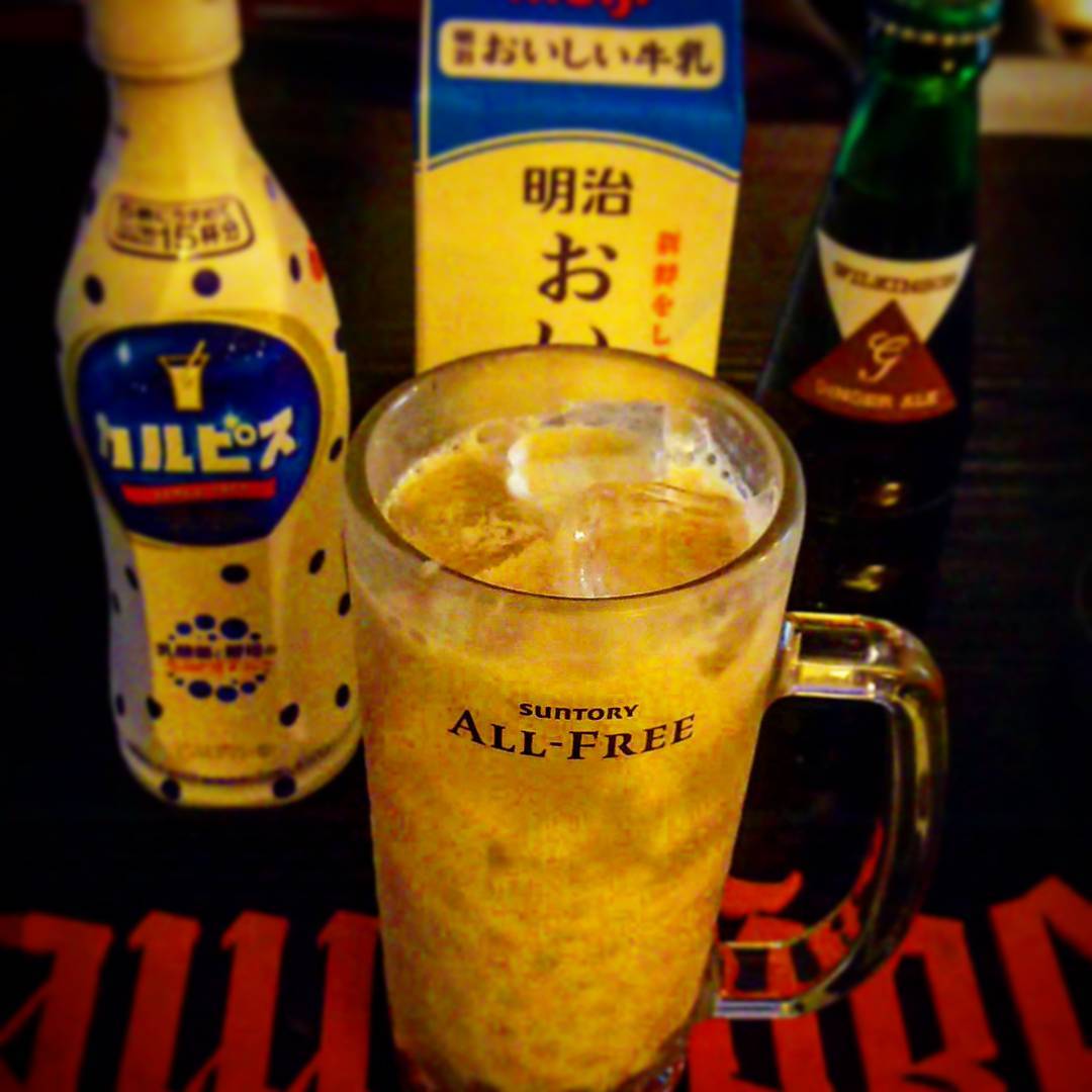 来週末のジョジョイベント用オリジナルカクテル、タスク。牙色のノンアルです。 #オタクバー #カクテル