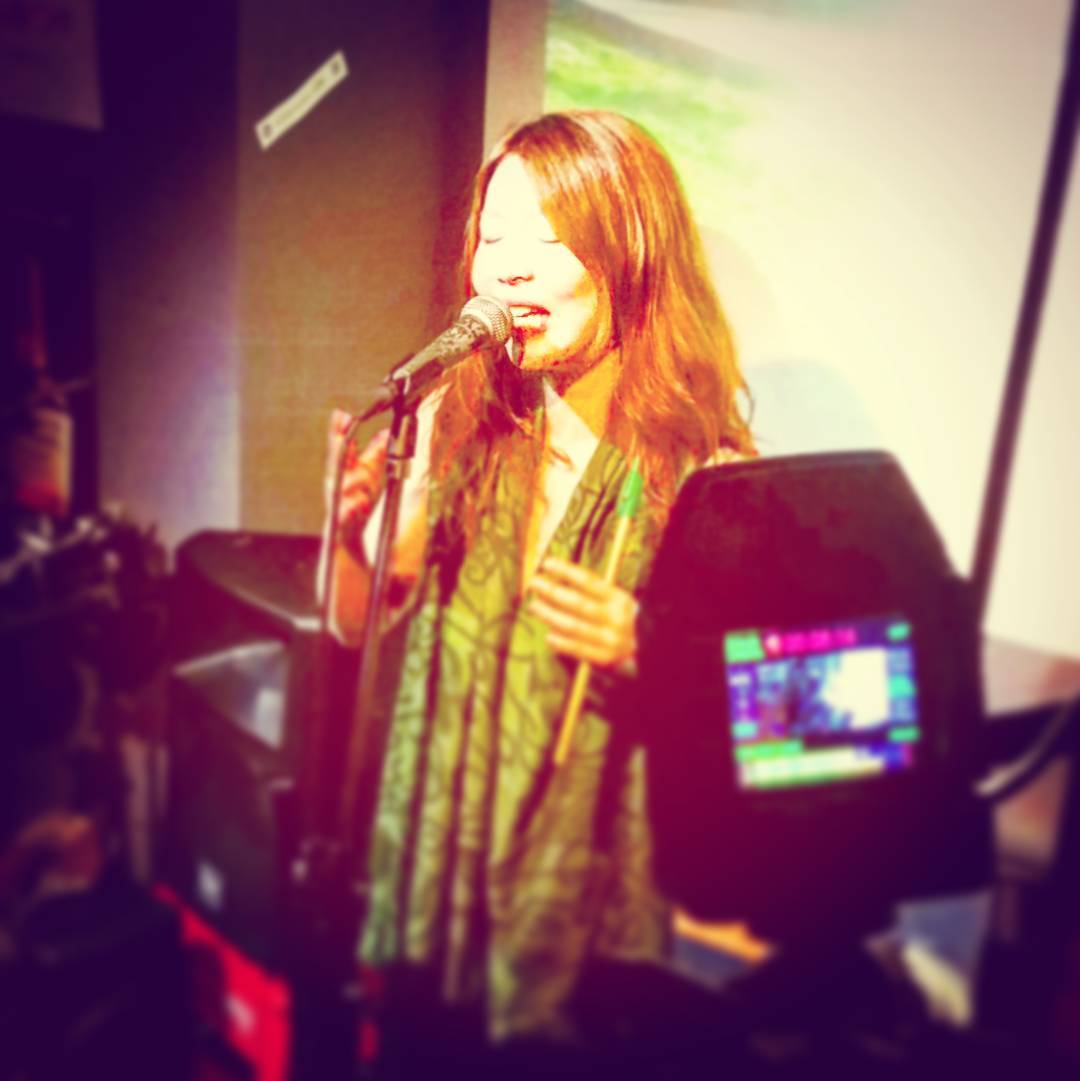 天野朋美さんミニライブ、ケルトです♪ #オタクバー #ライブ