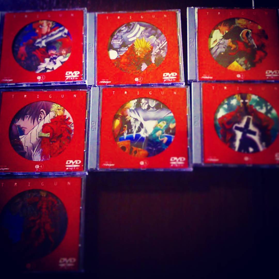 常連さんが仕事で関わったと言う「 #トライガン 」 #DVD を持ってきてくれました。店長もデザインで関わったことがあり、縁は奇なもの! #アニメ
