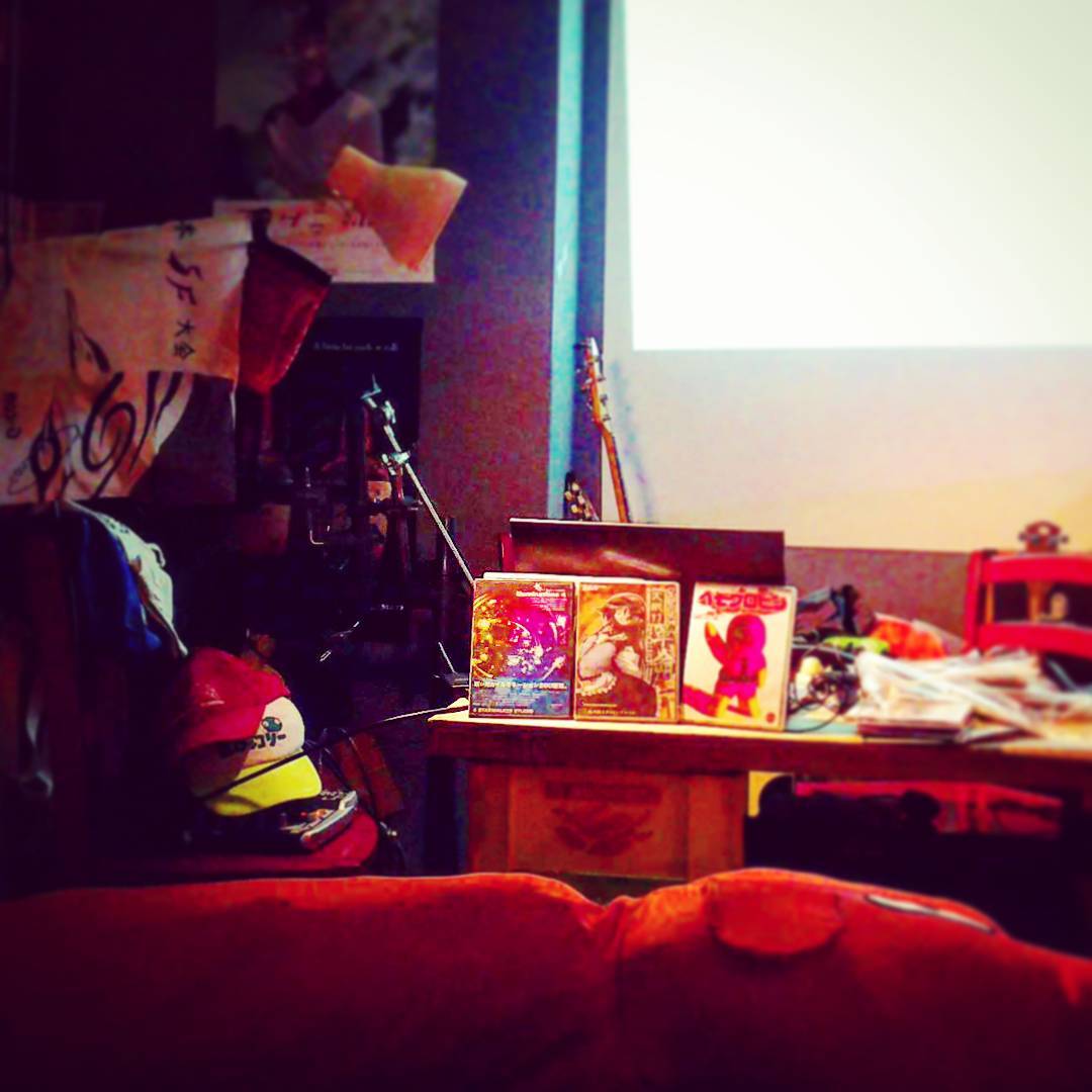 #トークショー 準備完了。お待ちしております！ 「前かけ！ぢーな塾 同人グッズ」 #オタクバー