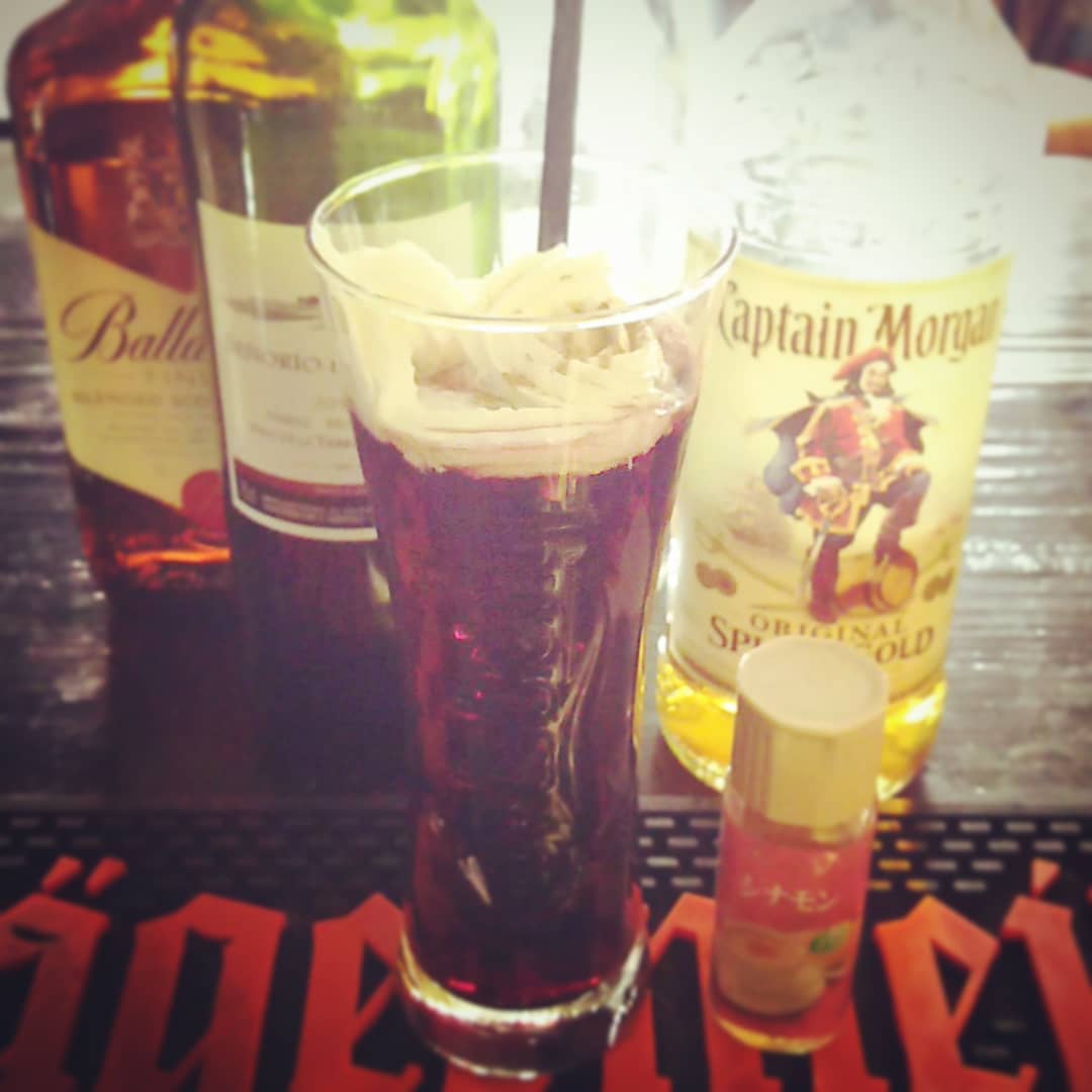 #Xmas イブの #クラブ イベント用オリジナル #カクテル 、煙突から入る赤いデブ。 #ホットカクテル です #オタクバー