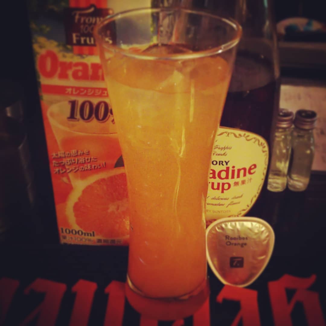 週末の #電子音楽 #イベント 用オリジナル #カクテル 、SILVER CITY。ルイボスでノンアル！ #オタクバー