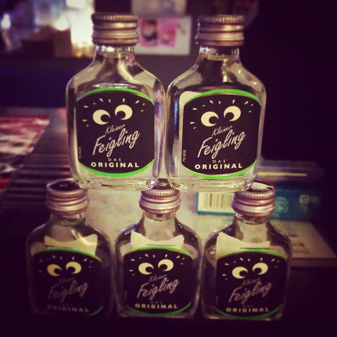 #都内 で話題の #feigling 入りました。レモンソーダがお薦め! #オタクバー