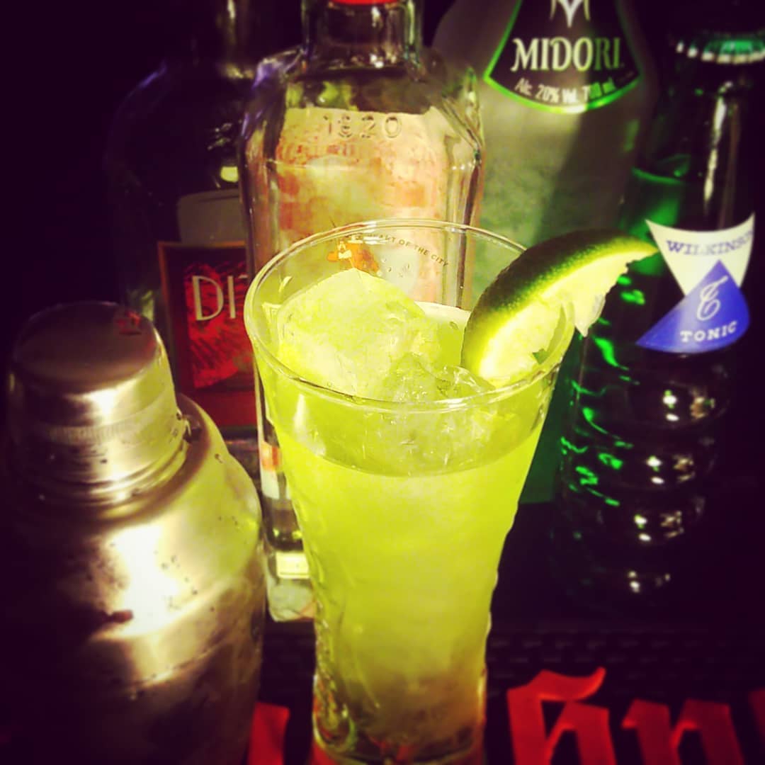 人気の当店オリジナル #オタク #カクテル 、#ストラトスフィア 。 #初音ミク より。 #オタクバー