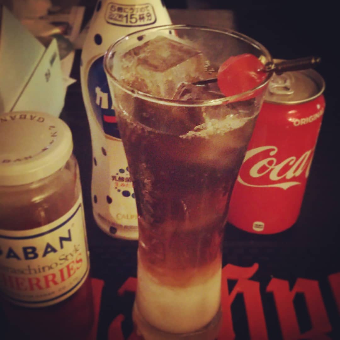 #常連 さんからの #リクエスト 、オリジナル #カクテル 、#ビーストウォーズ の #コンボイ 。 #ノンアル です。 #オタクバー