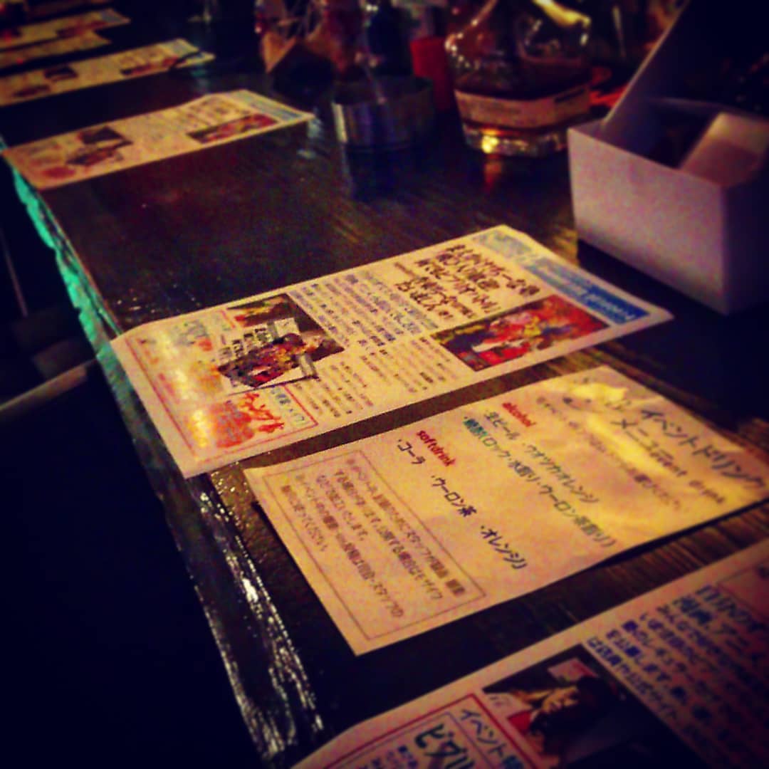 本日のイベント、「何でも #ビブリオバトル 」、準備完了! お待ちしております。 #オタクバー