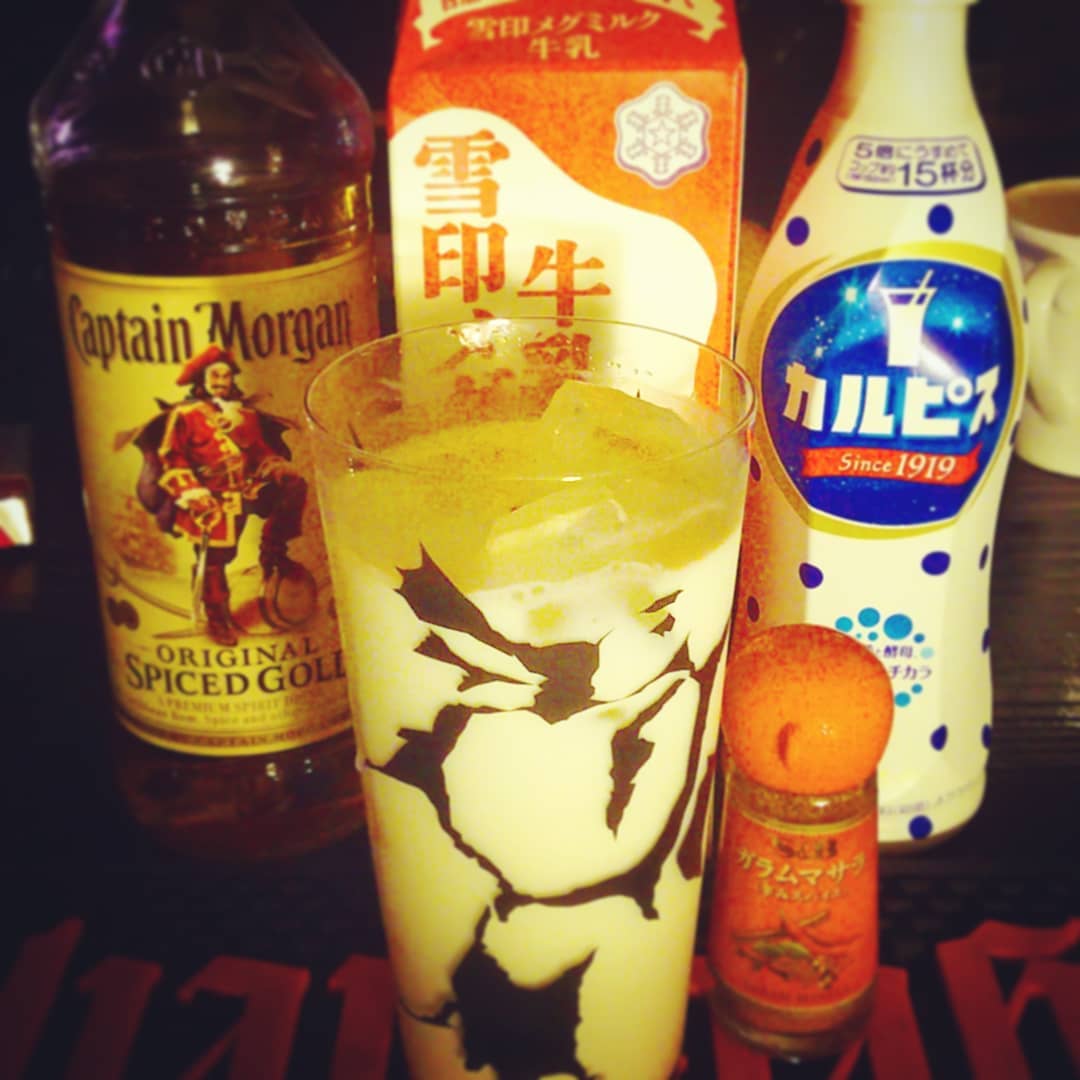 来週末の #ぢーな塾 用オリジナル #カクテル 、 #四日市 。 #ラムミルク に #ガラムマサラ が意外なマッチ。 #オタクバー