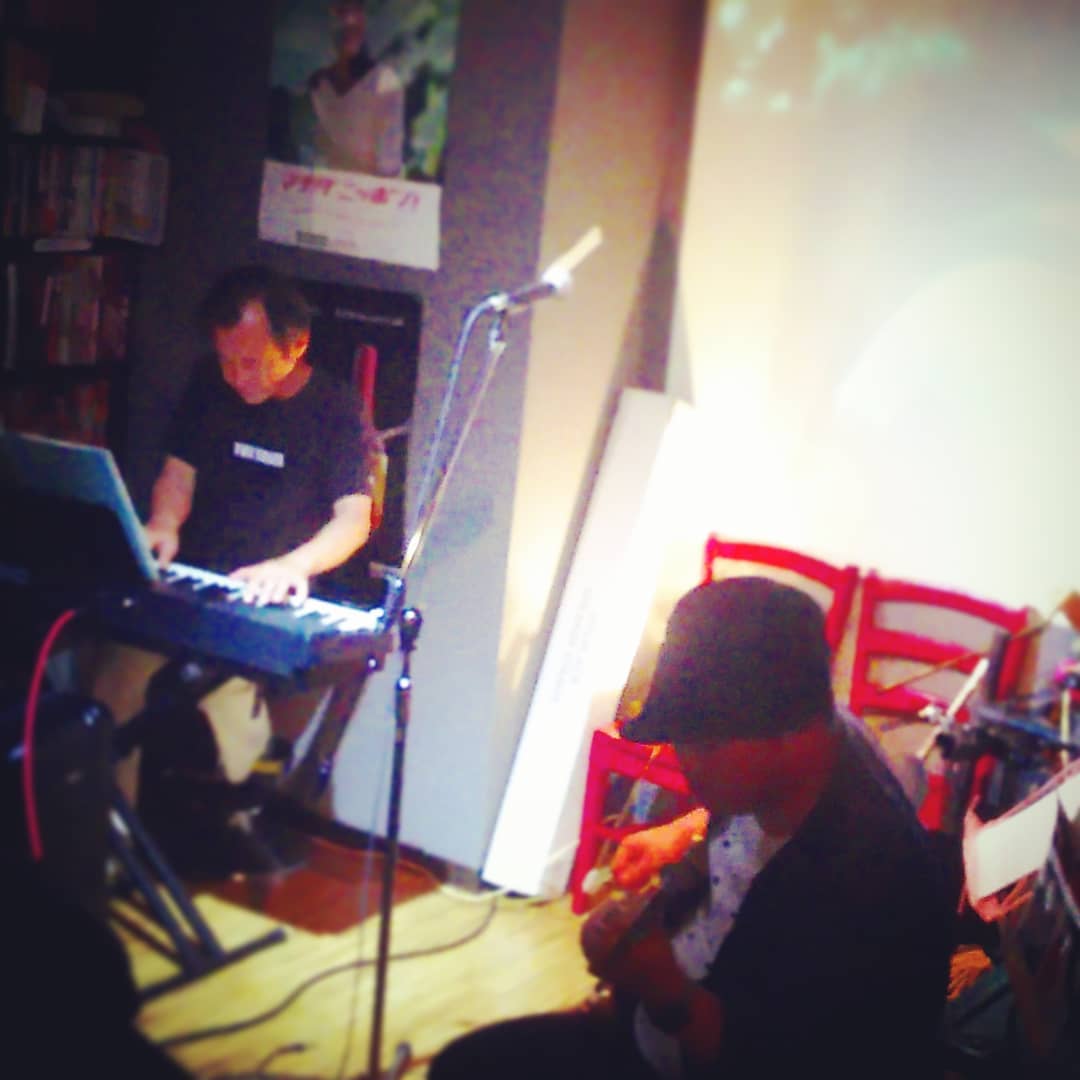 #ミニライブ 最後はcap.とトリビー井上! #オタクバー