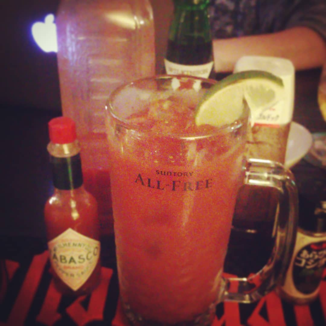 来週末の #竹熊健太郎 さん #トークショー 用オリジナル #カクテル 、 #篦棒な人々 。 #ノンアル 、変形 #サングリータ 。 #オタクバー