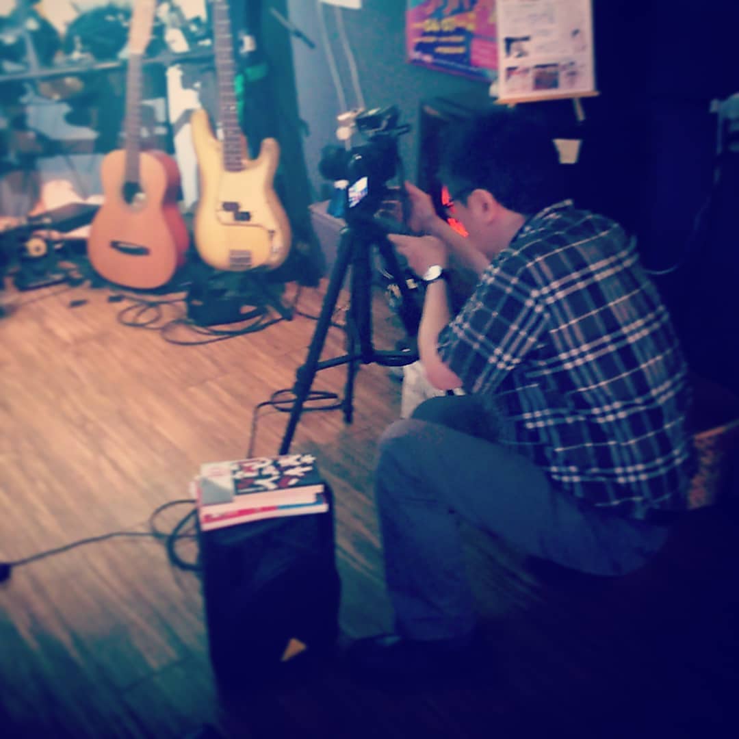 #トークショー の準備を #竹熊健太郎 さんご本人がががが #オタクバー