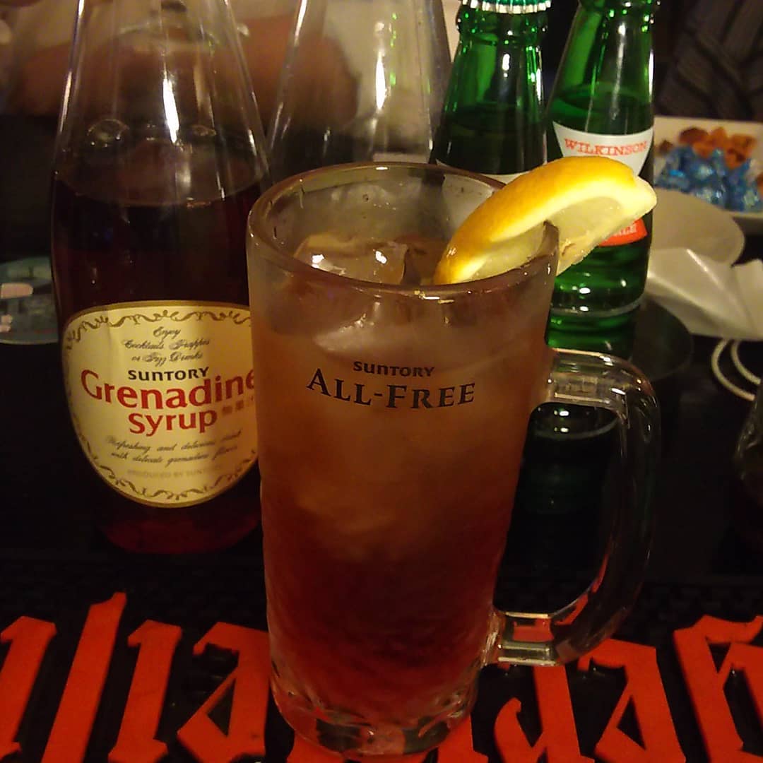 来週末の #ビブリオバトル #イベント 用オリジナル #カクテル 、 #チャンプ本 。赤い #ノンアル ! #オタクバー