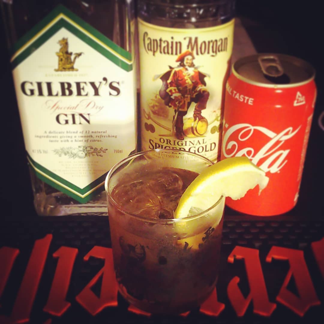 来週末の #ポールウェラー #イベント 用オリジナル #カクテル 、 #InTheCity 。 #UK で #都会 ! #オタクバー