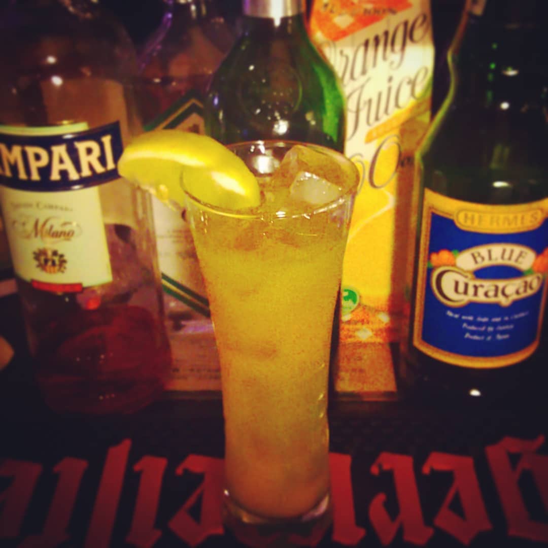 週末の #コスプレ #トークショー 用オリジナル #カクテル 、 コスプレ。 オレンジと青で華やかに。 #オタクバー