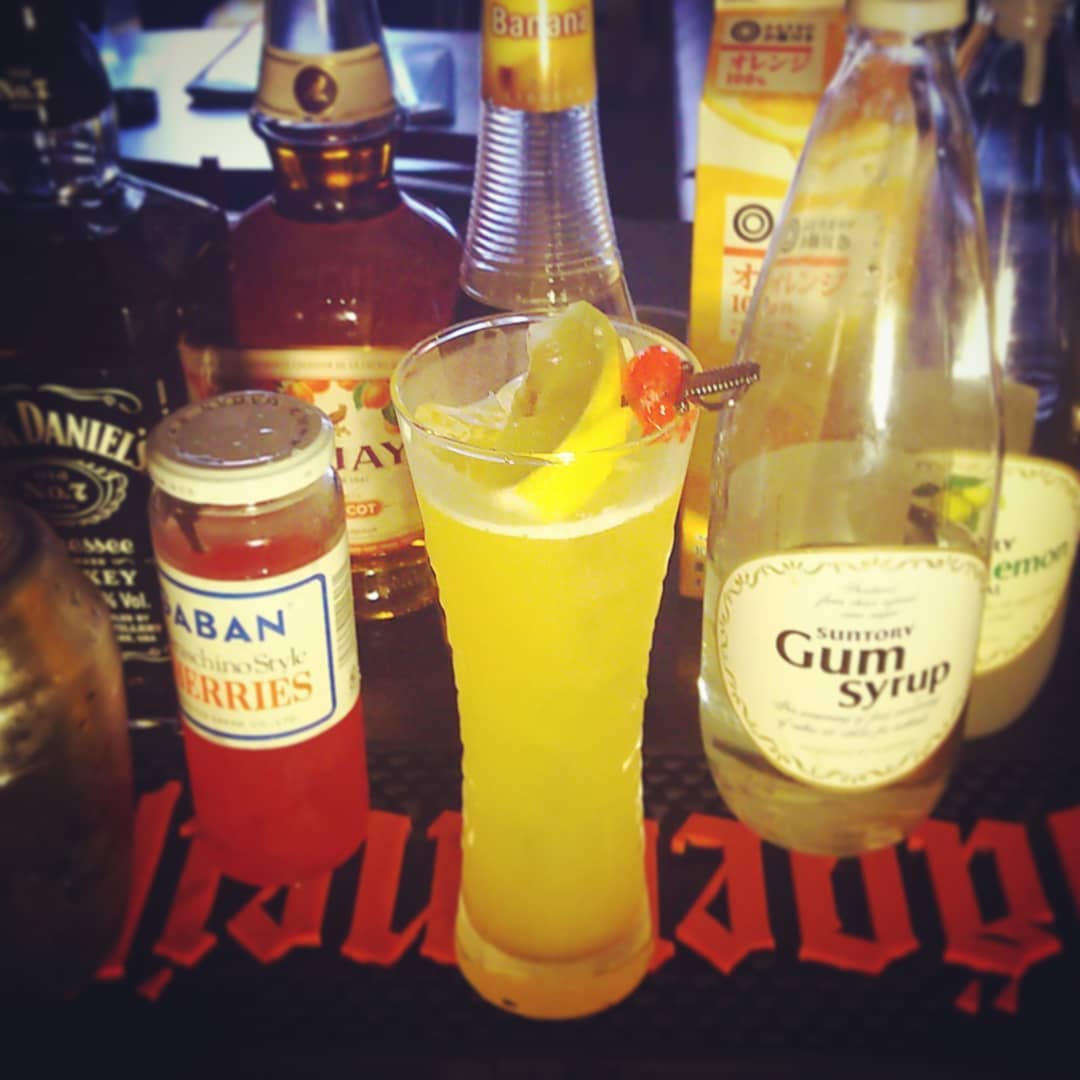 来週末の #サザンロック #イベント 用オリジナル #カクテル 、#フリーバード 。 #イエローバード の変形。 #オタクバー