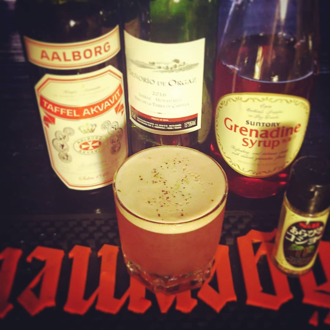 来週末の #サザン #イベント 用オリジナル #カクテル 、#タッシュ 。 #舌打ち を意味するだけの出来栄え♪ #オタクバー