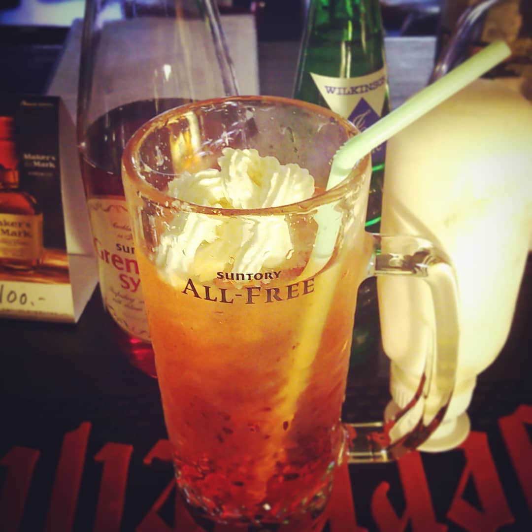 週末の #ぢーな塾 用オリジナル #カクテル 、 #コミケ雲 。酔いたくないので #ノンアル デス。#オタクバー