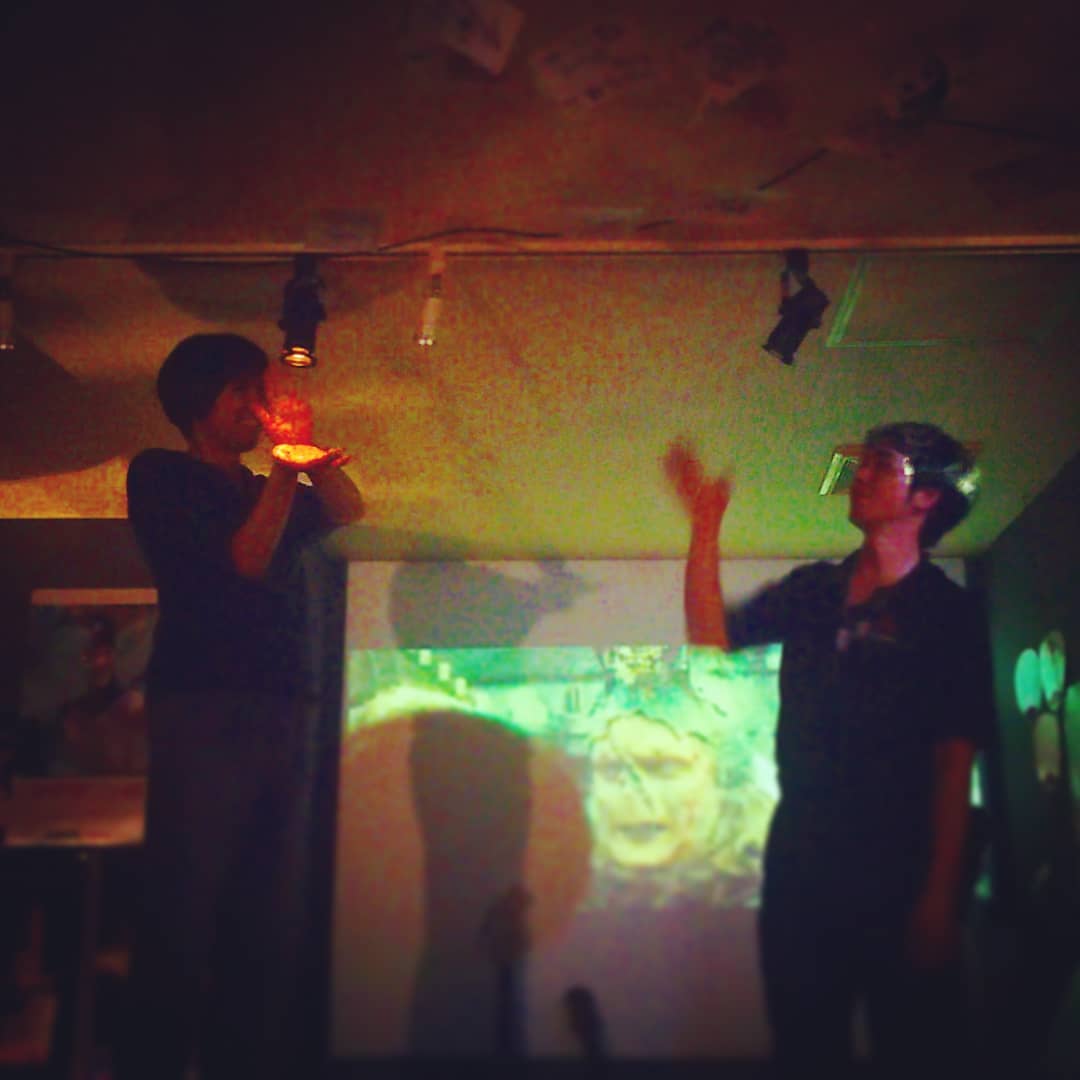 #SwingBy工作部 の2人によって、 #レールライト が直りました! #オタクバー