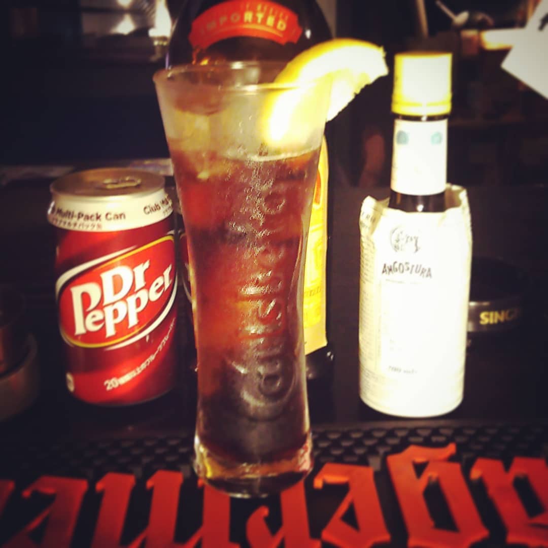 週末の #グレイトフルデッド #イベント 用オリジナル #カクテル 、 #BlackPeter 。 #カルア と #ドクペ ! #オタクバー