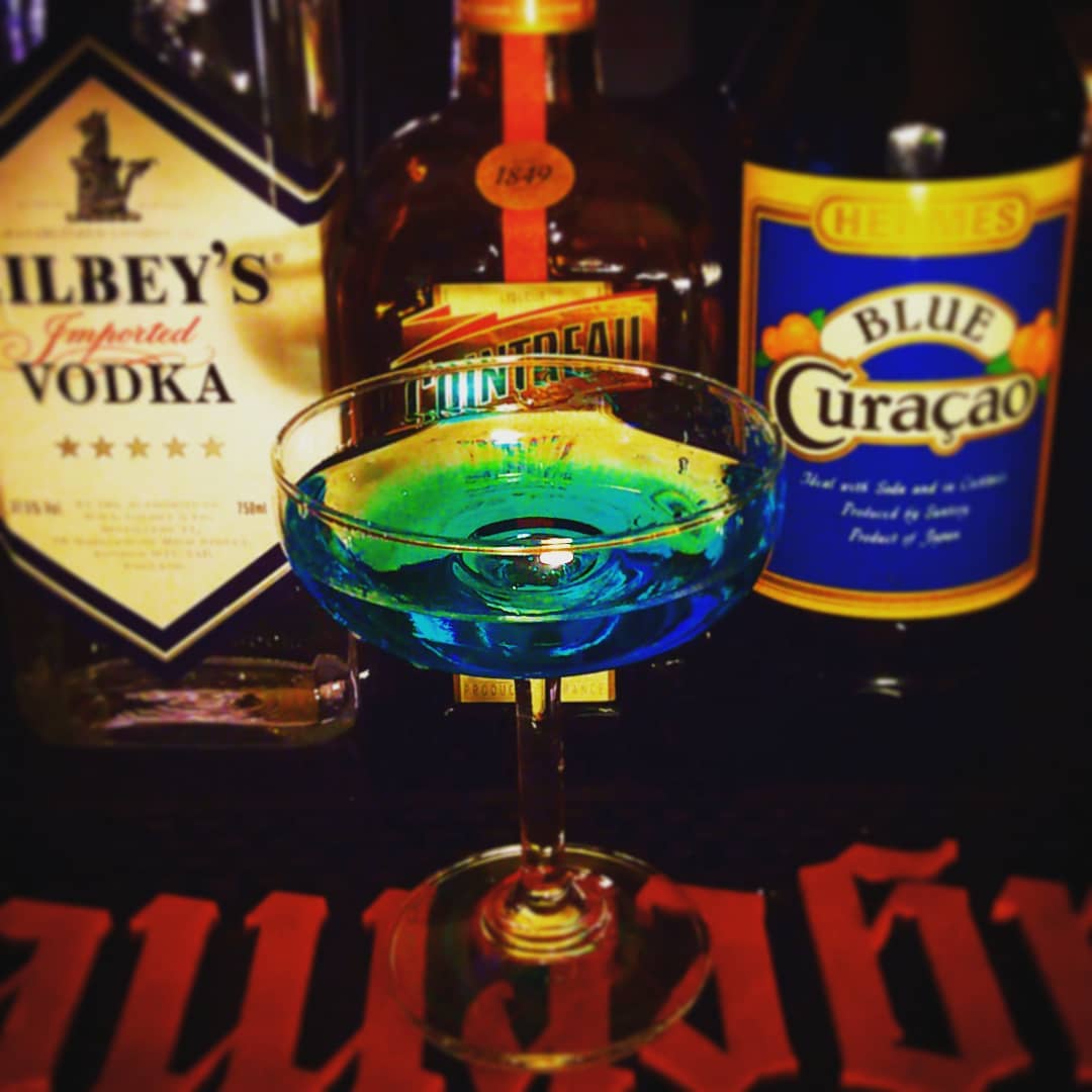 #ブルーマンデー 、 #食前酒 として。 #カクテル #ウオッカ #オタクバー