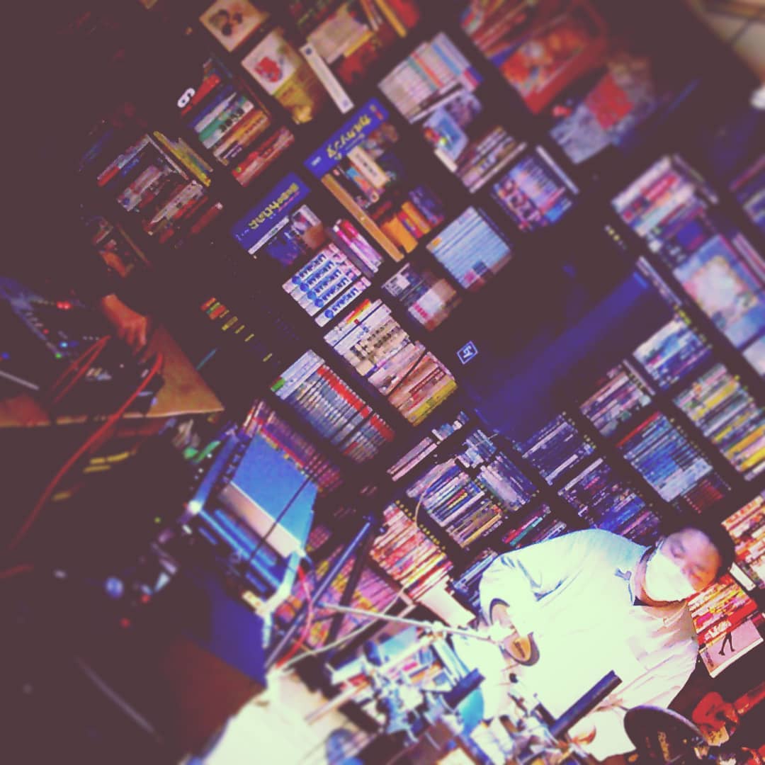 #ミニライブ用 #エレキドラム 設定中。 #オタクバー