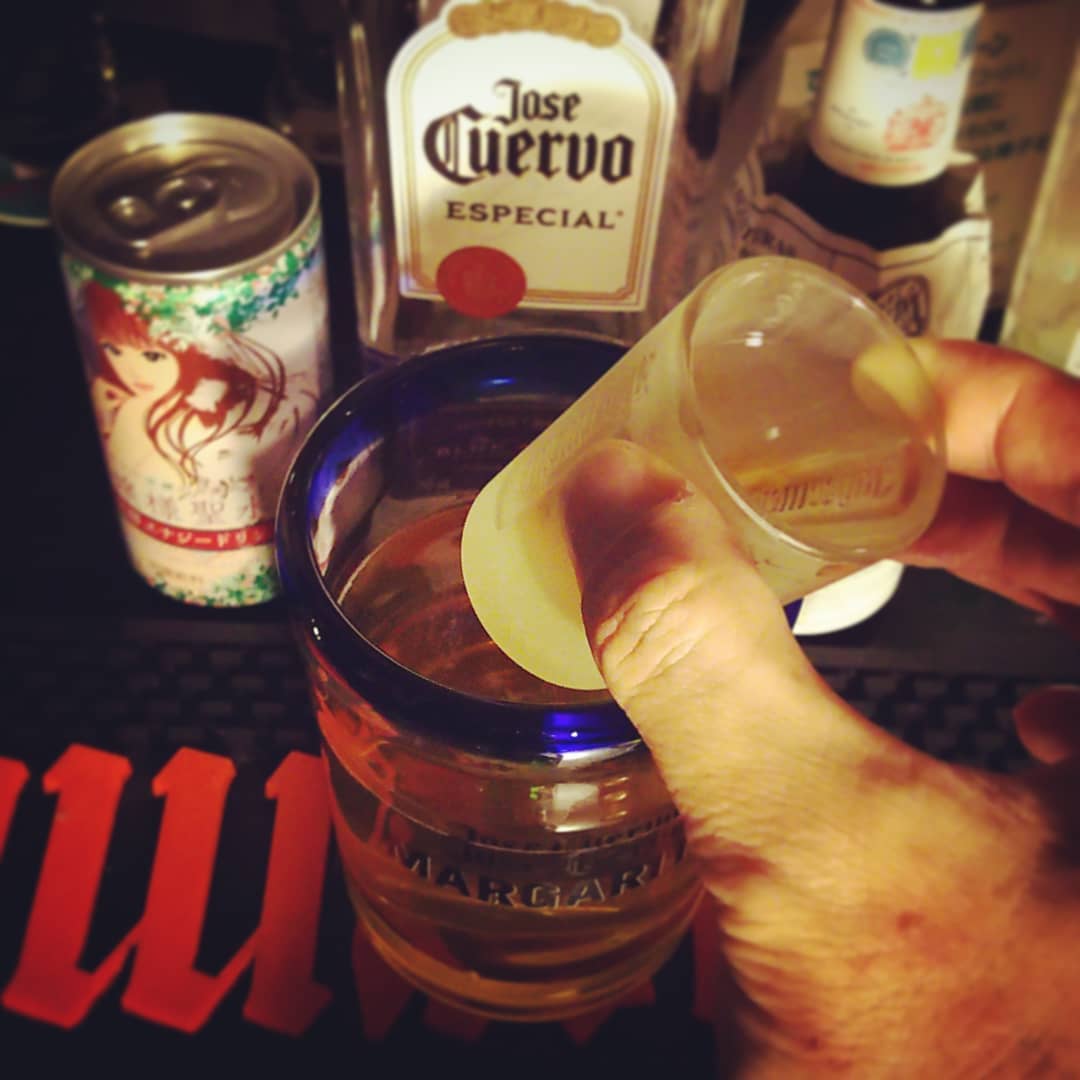 #Xmasイブ #イベント 用オリジナル #カクテル 、 #バブル崩壊 。 #お嬢様 が #テキーラ で堕ちる！ #オタクバー