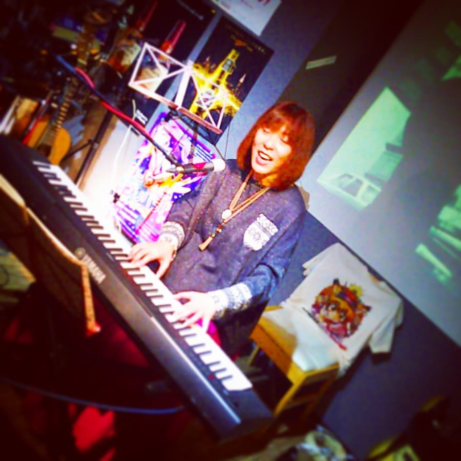 今年初の #ミニライブ は #成川久美子 さん♪ #オタクバー