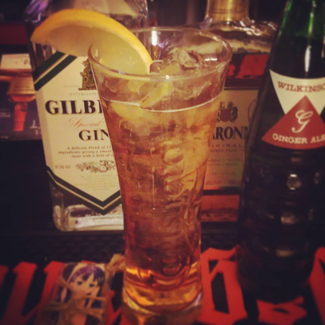 来週末の #イベント 、 #オタク文化学 用オリジナル #カクテル 、 #アニメプロデューサー 。口当たりいいけどピリリと辛い! #オタクバー