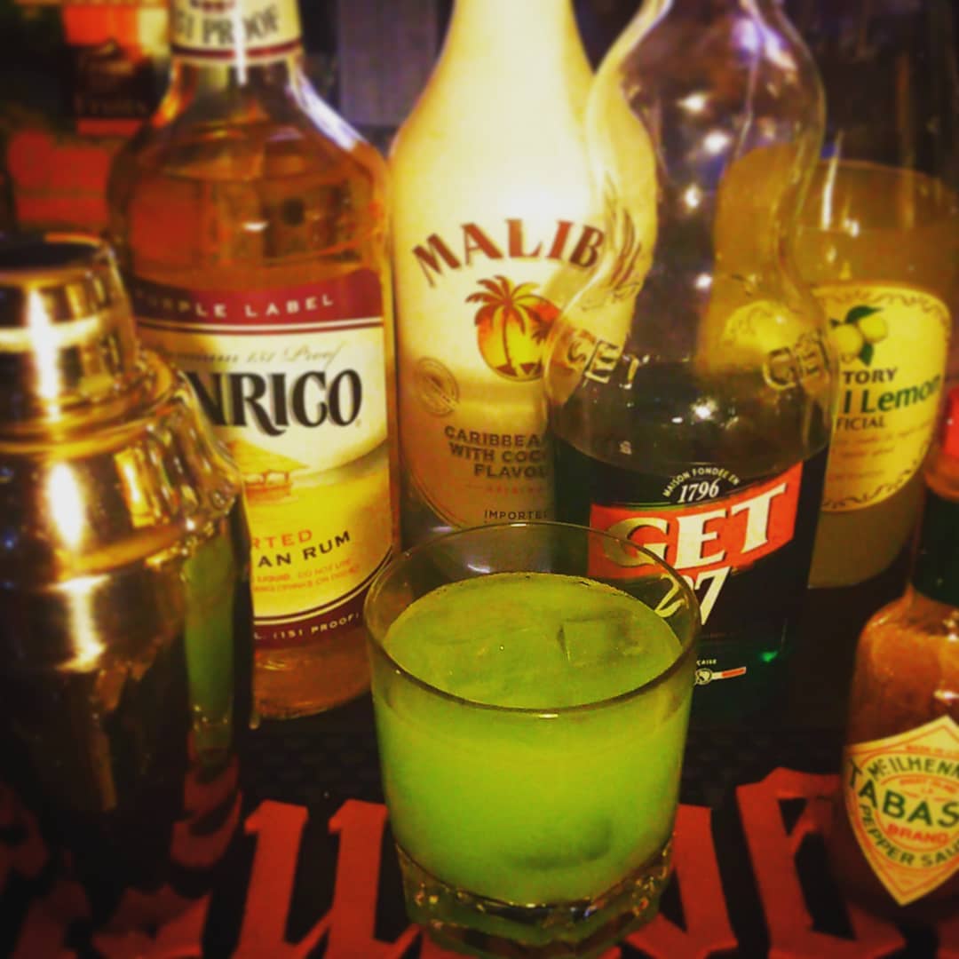 来週末の #イベント 、 #オタク文化学 用オリジナル #カクテル 、 #権利会社 。甘くて強いのに極悪な強さ! #オタクバー