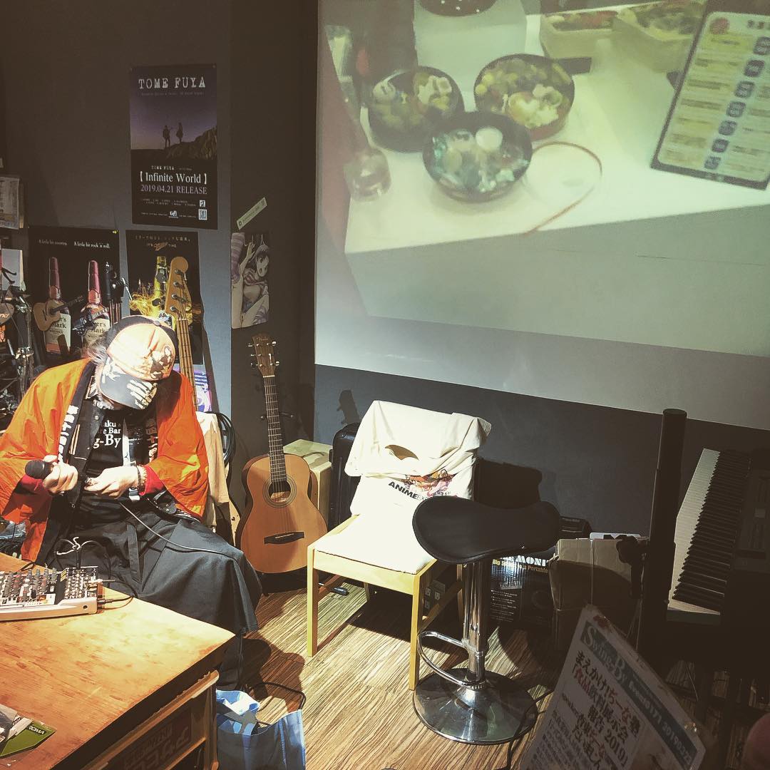 本日は #無料イベント #まえかけ! #ぢーな塾 「 #食品展示会報告 2019」 只今準備中です⸜( ´ ꒳ ` )⸝ あいにくの雨模様ですがお待ちしております♪ #オタクバー