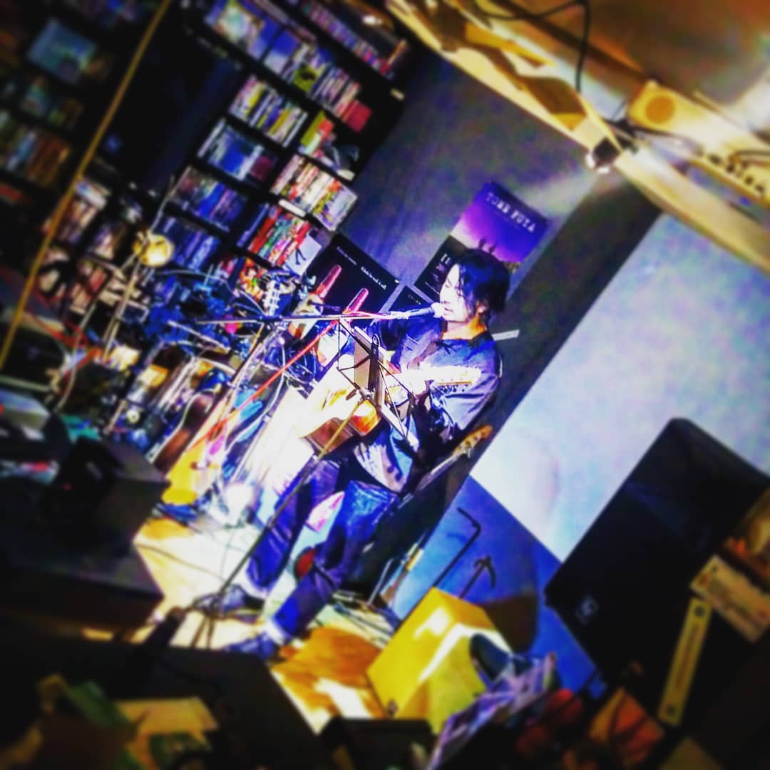 #ミニライブ トップバッターは #リドz ! #オタクバー