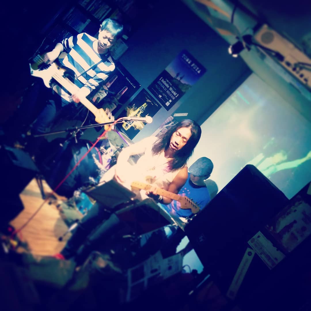 #ミニライブ #市川まさき & #TheBluesRockBseakers 、始まりました! #オタクバー