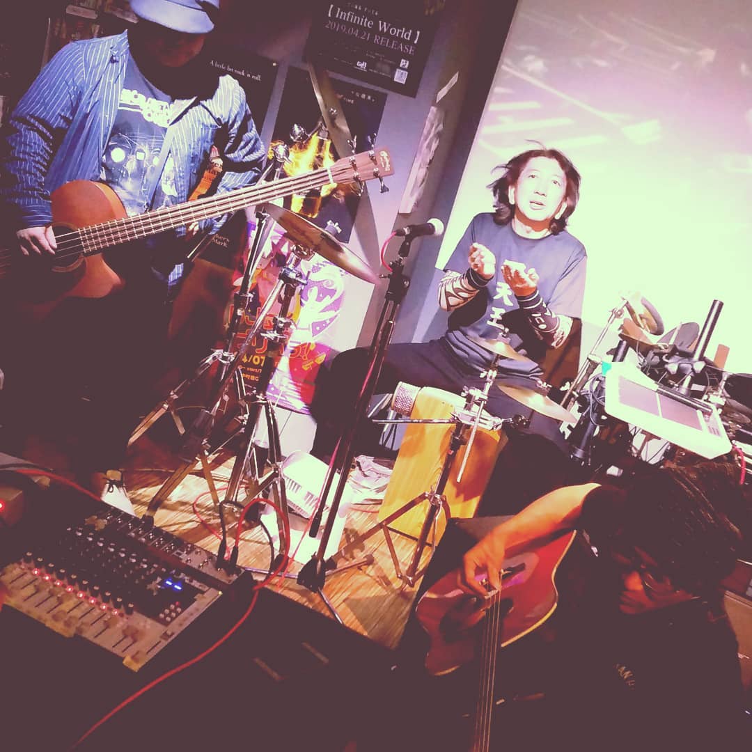 #TOME_FUYA 1st CD発売記念 #ライブ #アコギ #アコベ のダブル #チューニング に挟まれMC #オタクバー