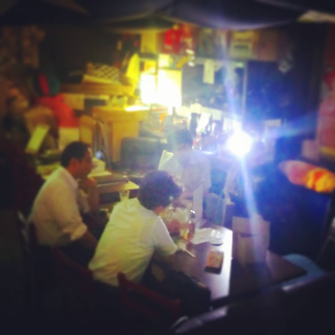 更新忘れ……本日はオープンから団体さんいらしてます。開店してます！ #オタクバー