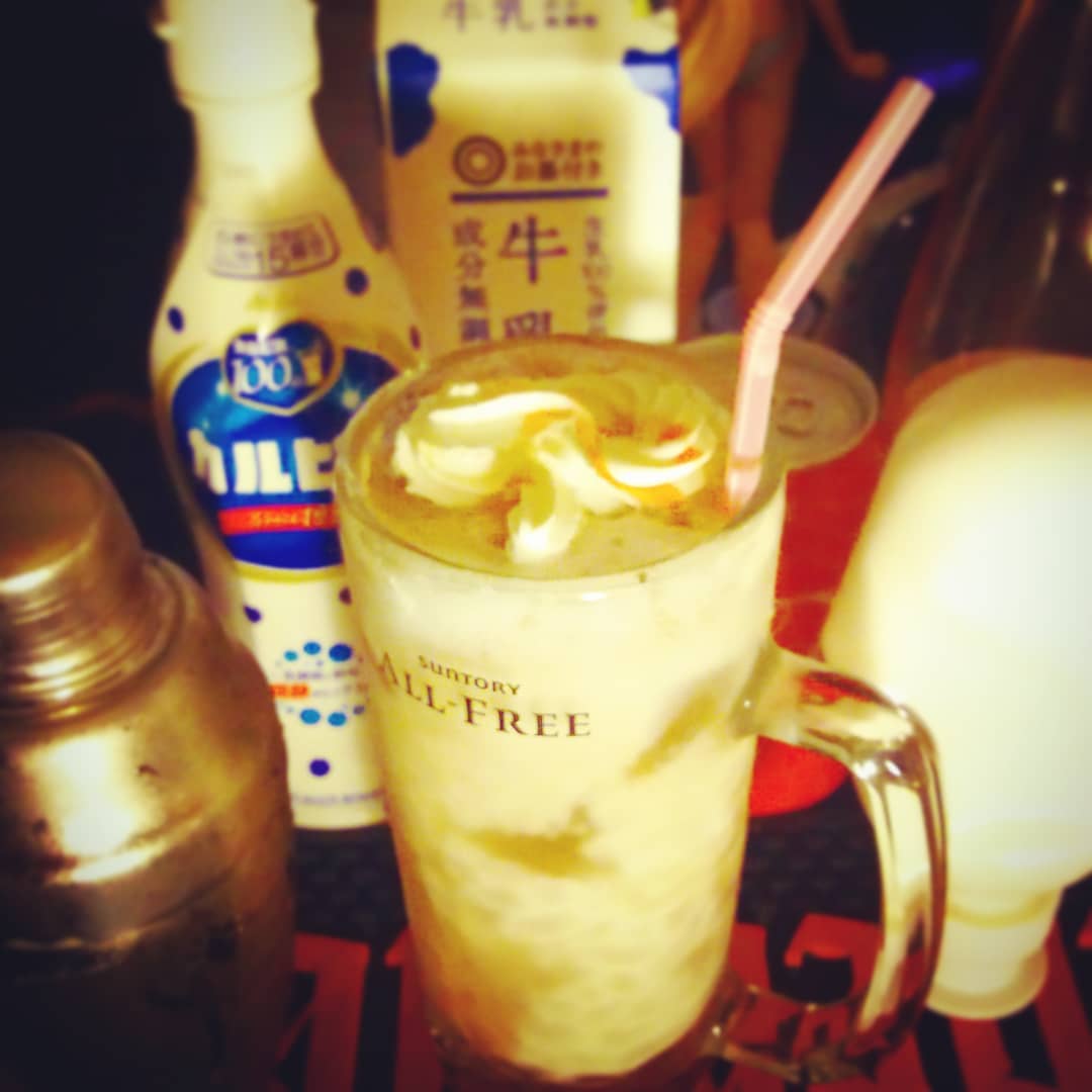 来週末の #オタク文化学 #トークイベント 用オリジナル #カクテル #白箱 。甘々 #ノンアル です。#オタクバー